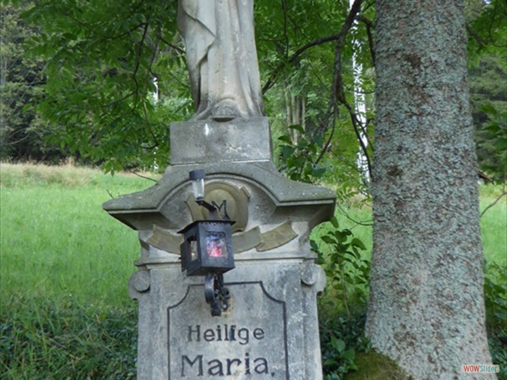 Das Standbild der Familie Lux in Bärnwald